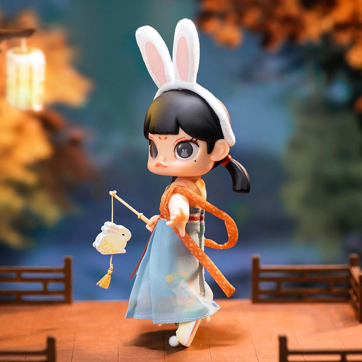 POP MART MOLLY Lantern Show Action Figure