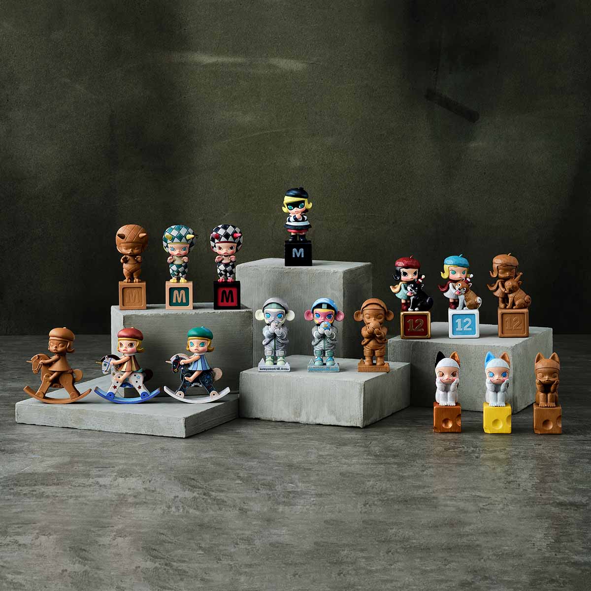 POP MART MOLLY Anniversary Statues Classical Retro Series Figures 1 Blind Box