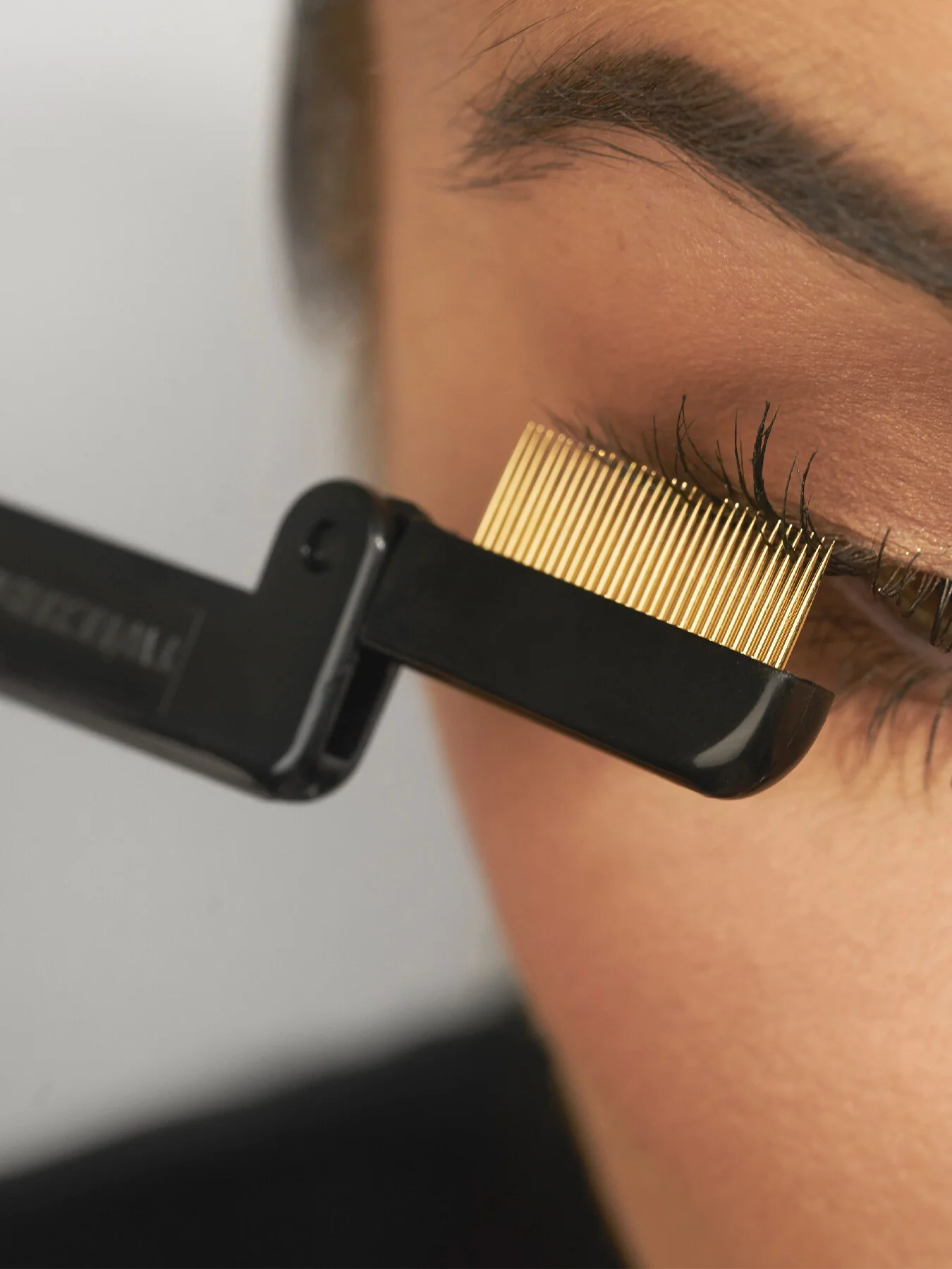 Folding ilashcomb