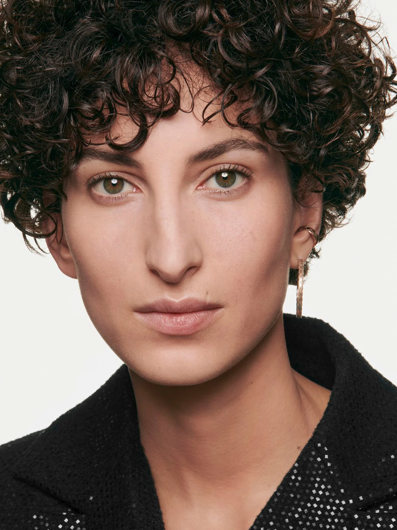 CHANEL ULTRA LE TEINT VELVET BLURRING SMOOTH-EFFECT FOUNDATION. VELVET MATTE FINISH.
