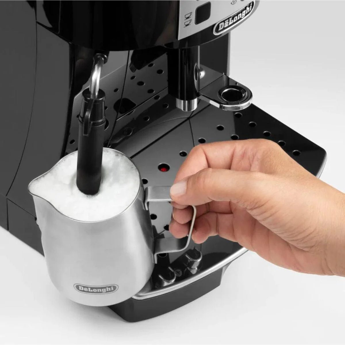 DeLonghi MAGNIFICA XS Compact Super Automatic Espresso Machine (ECAM22110B) - REFURBISHED