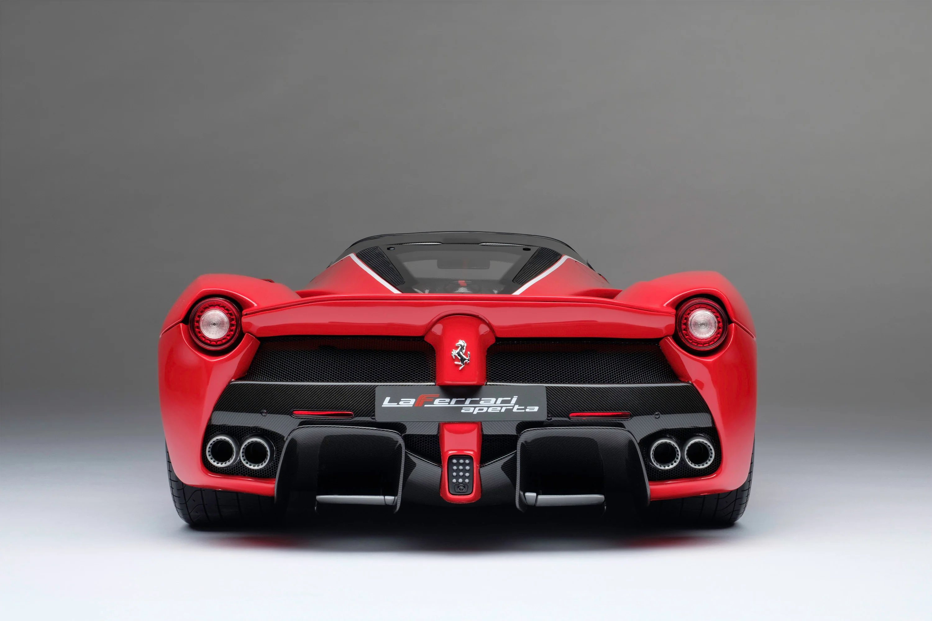 Amalgam Collection-Ferrari LaFerrari 1:8 SCALE | Limited Edition in Red