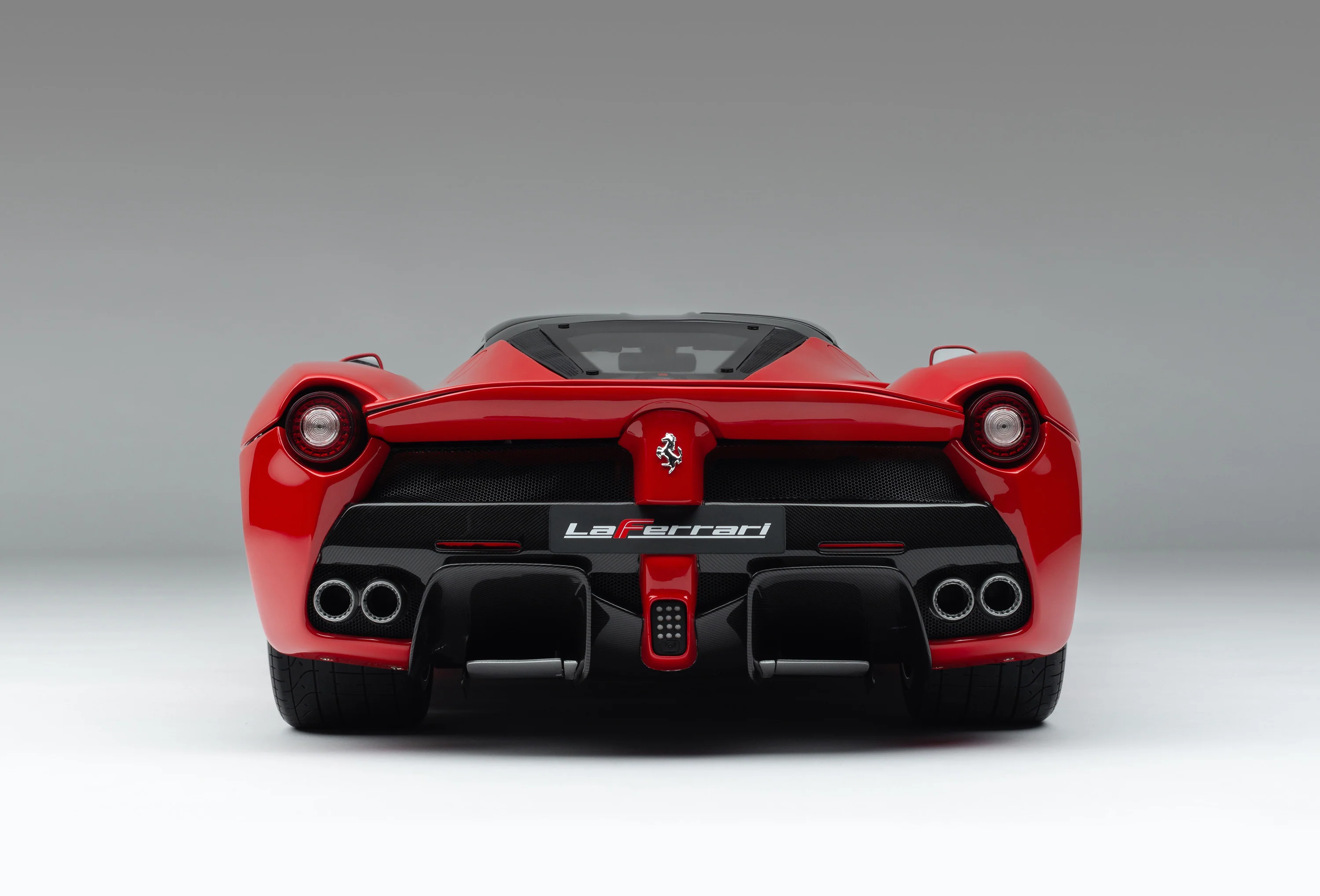 Amalgam Collection-Ferrari LaFerrari 1:8 SCALE | Limited Edition in Red