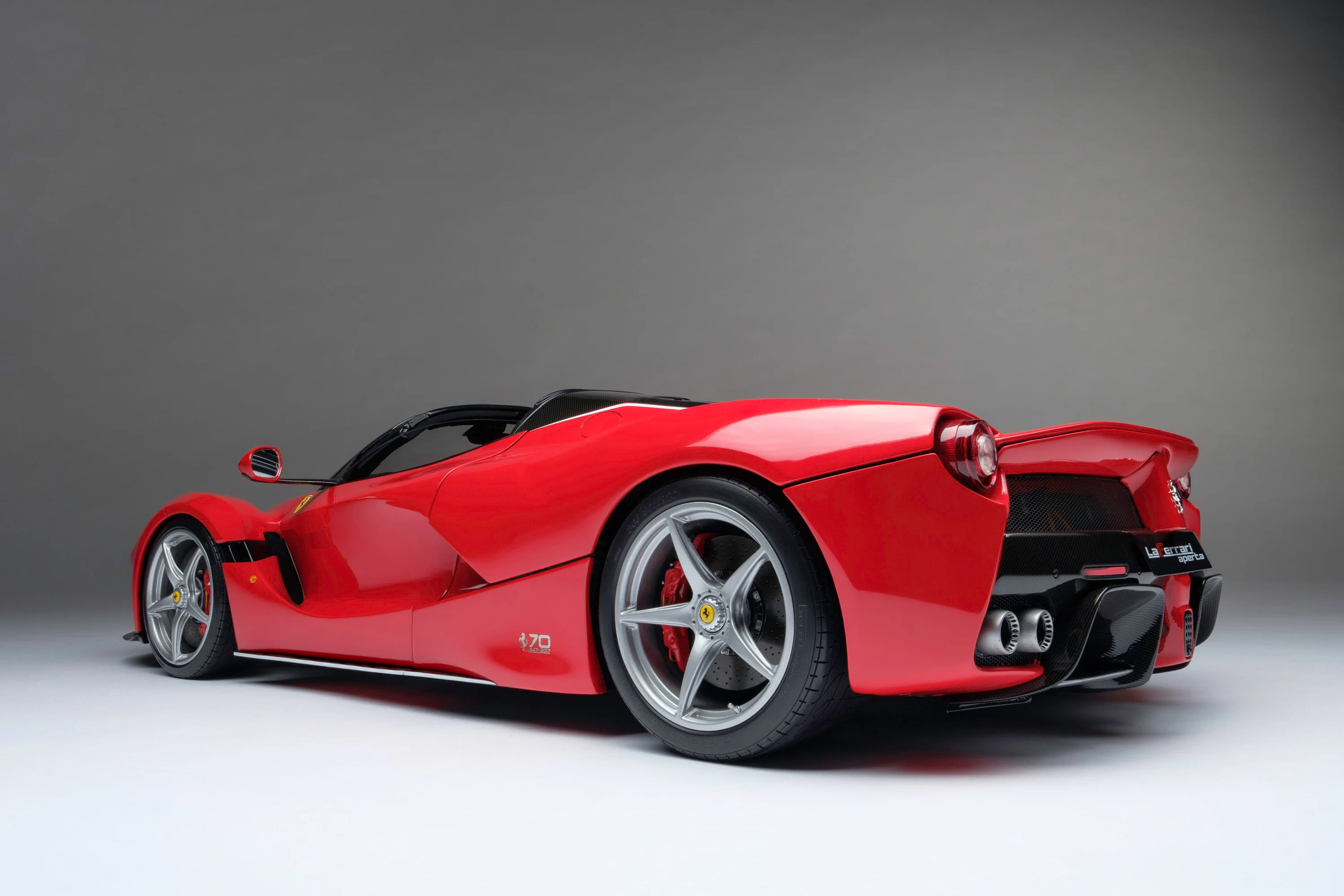 Amalgam Collection-Ferrari LaFerrari 1:8 SCALE | Limited Edition in Red