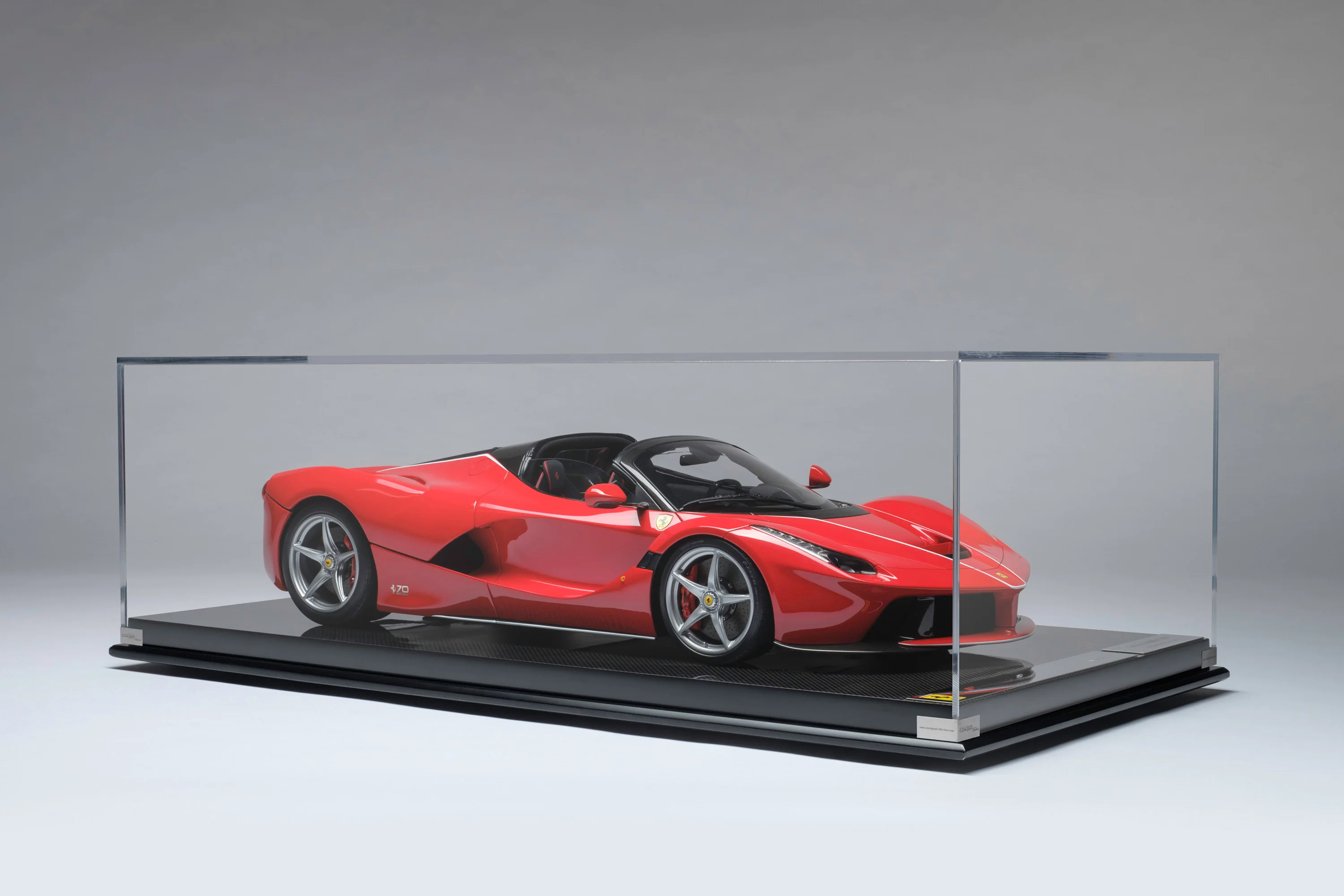 Amalgam Collection-Ferrari LaFerrari 1:8 SCALE | Limited Edition in Red