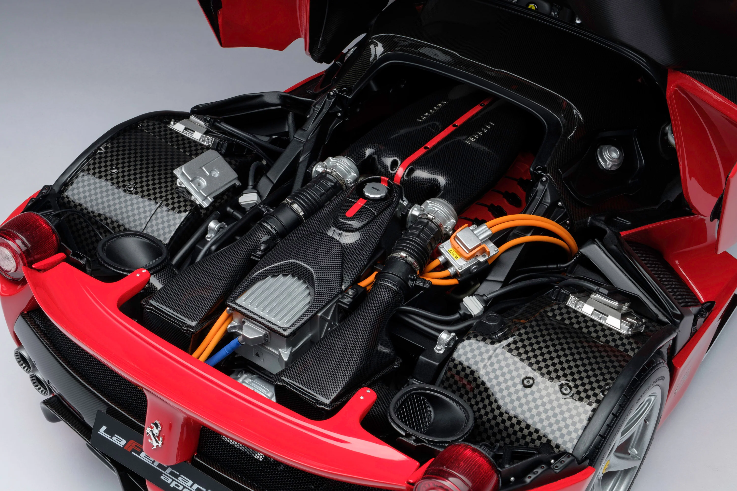 Amalgam Collection-Ferrari LaFerrari 1:8 SCALE | Limited Edition in Red
