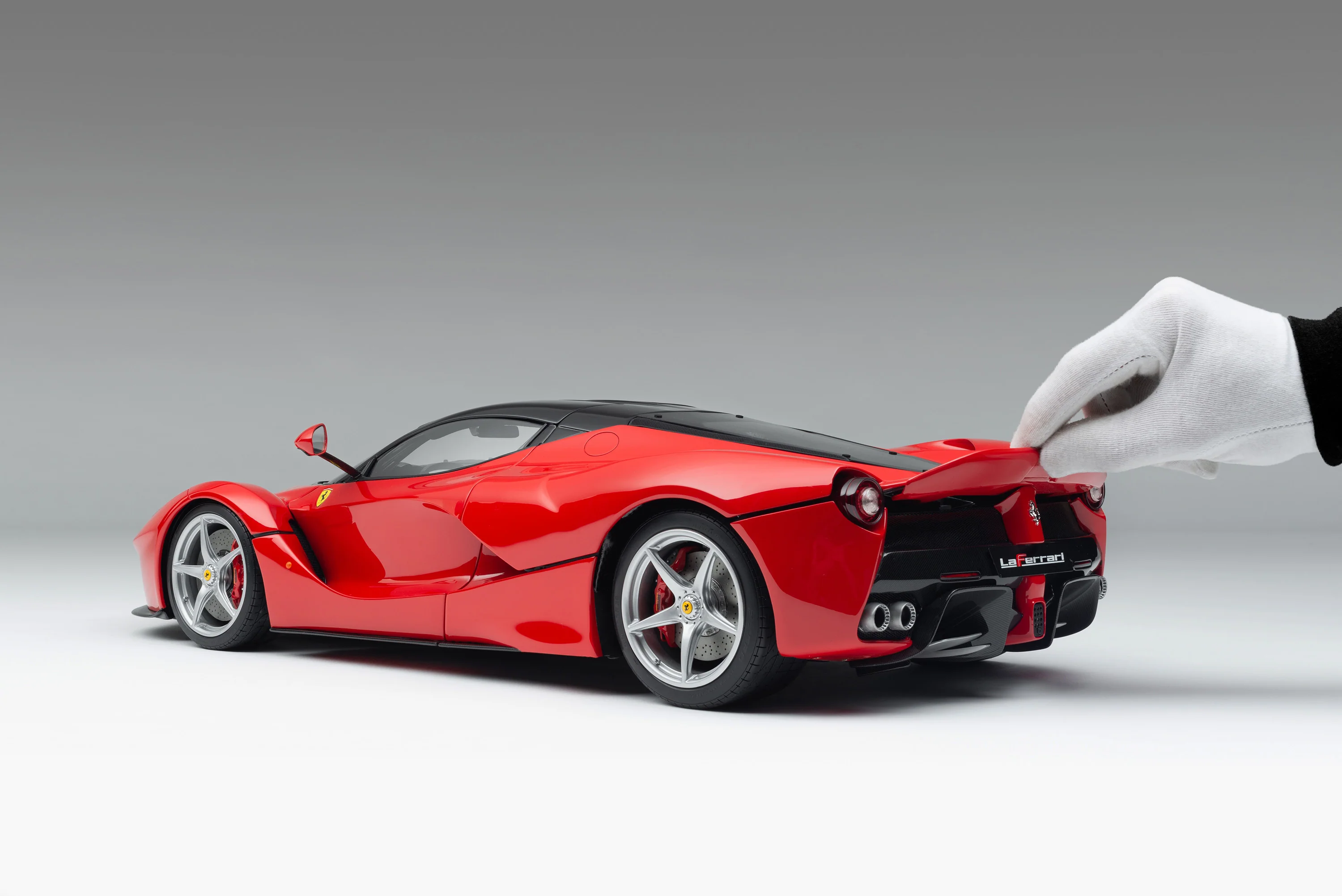 Amalgam Collection-Ferrari LaFerrari 1:8 SCALE | Limited Edition in Red