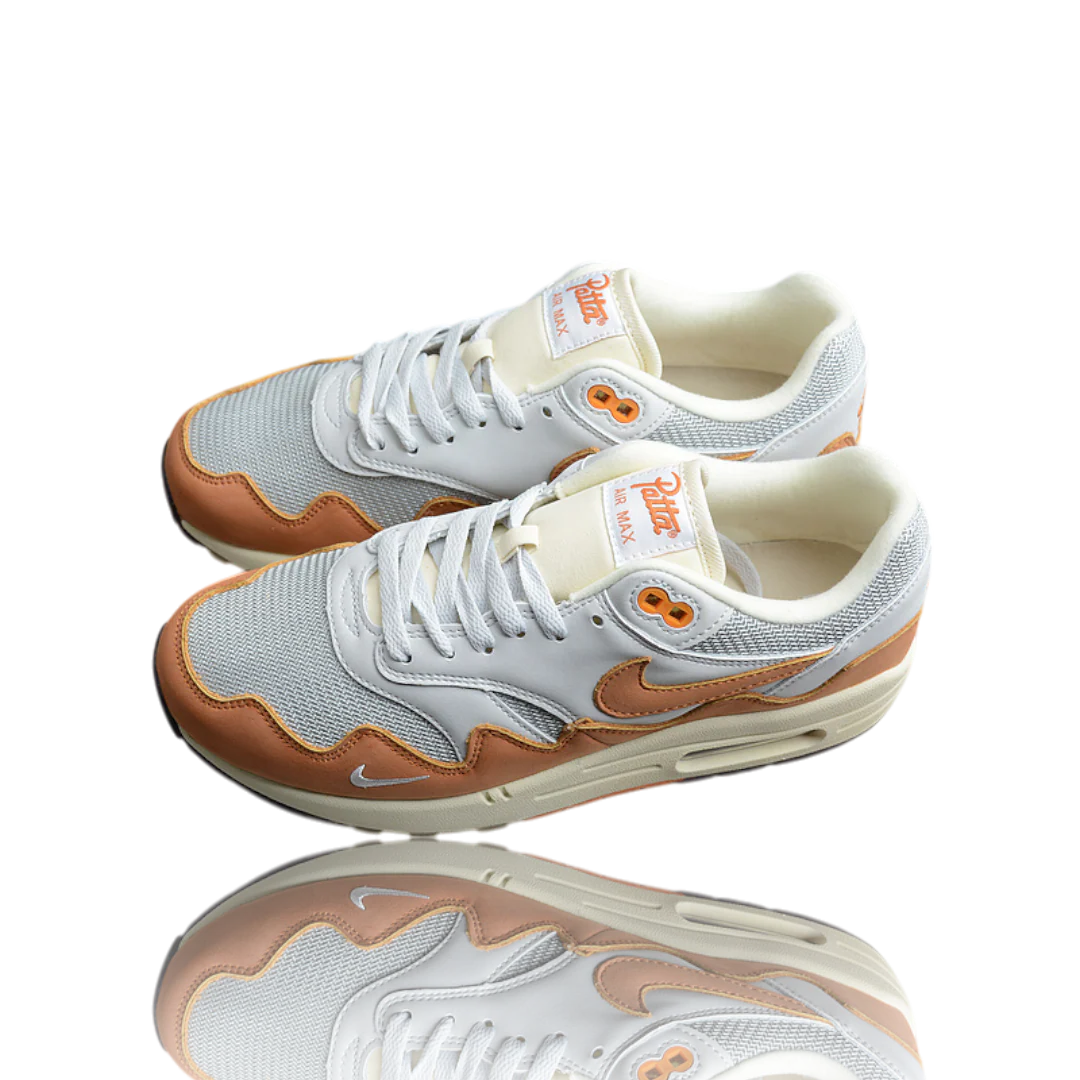 AM1 x Patta 'Waves Monarch'
