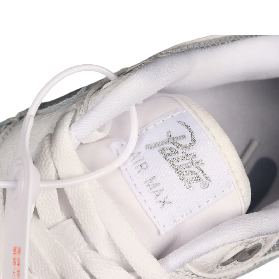 AM1 x Patta 'Waves White'
