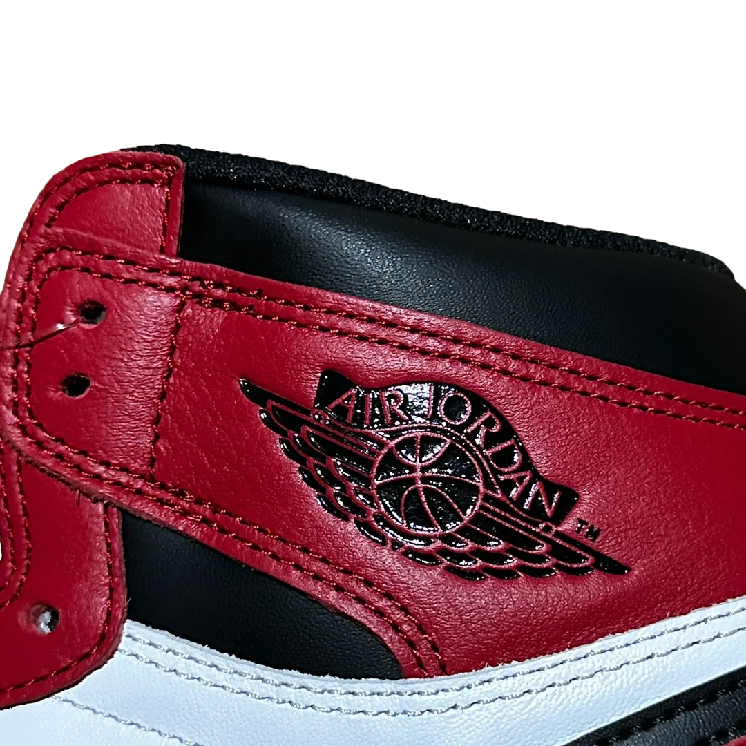 AJ1 Retro High 'Chicago'