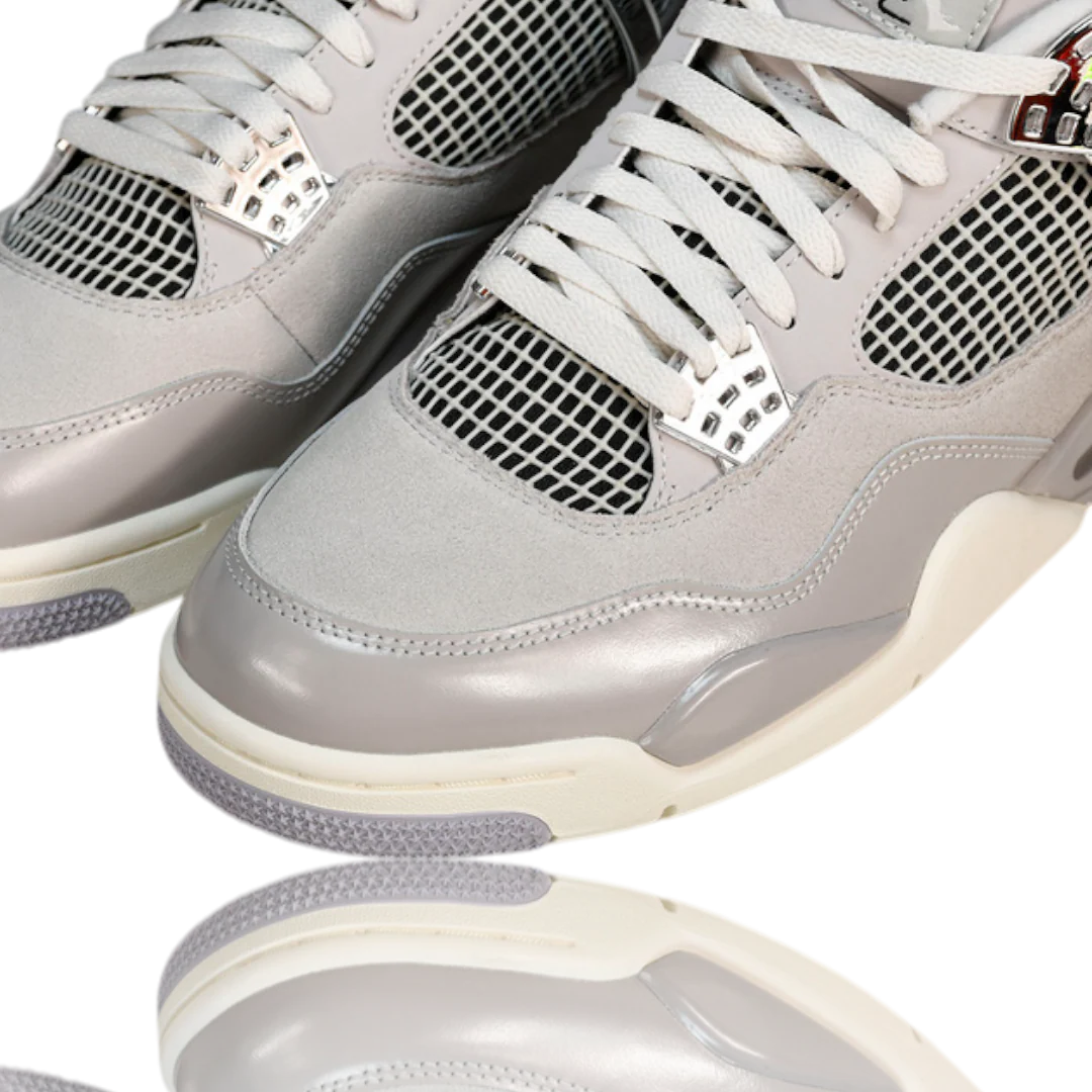 AJ4 Retro WMNS 'Frozen Moments'