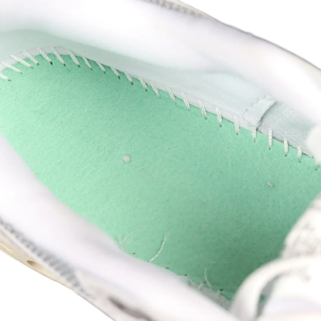 AM1 x Patta 'Waves White'