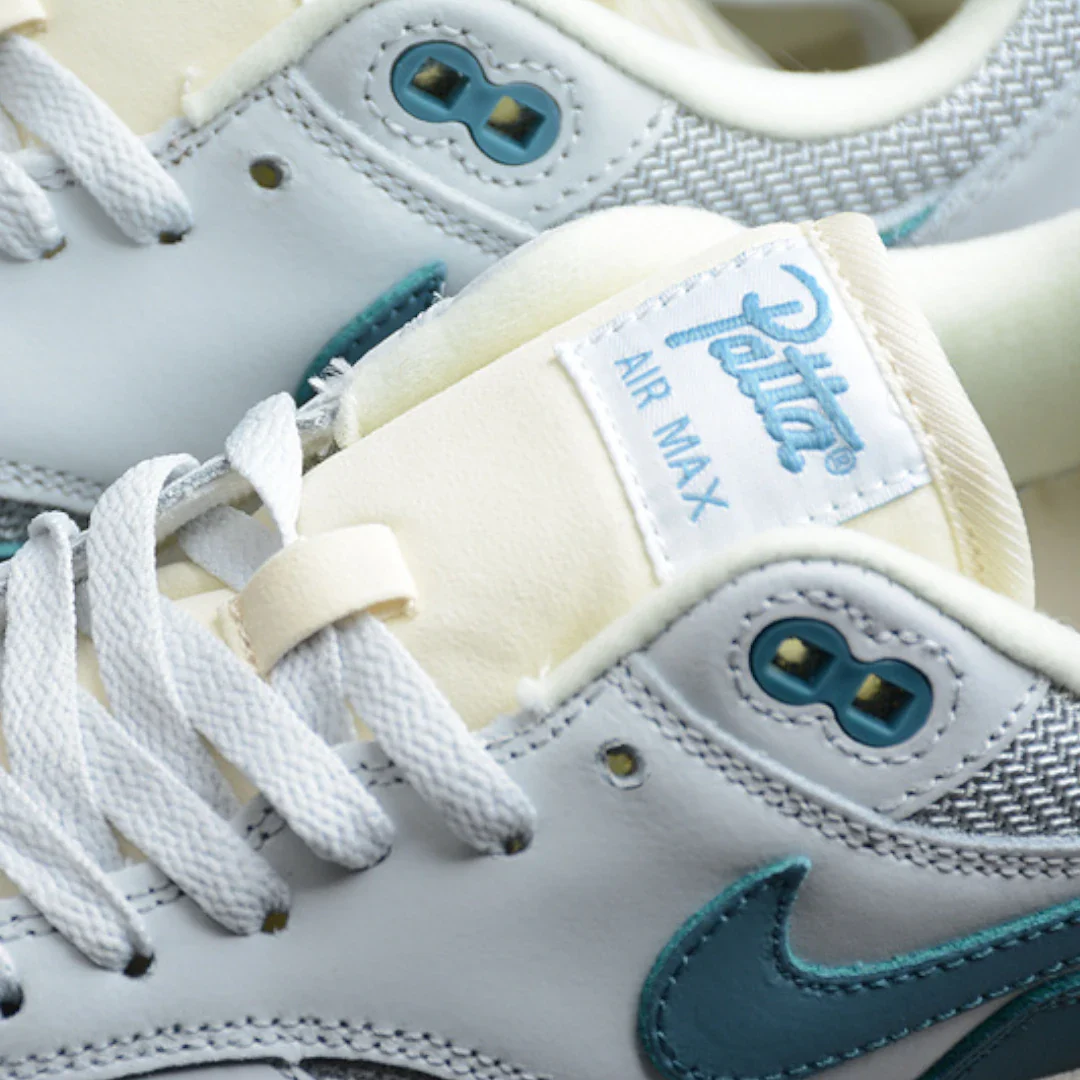 AM1 x Patta 'Waves Noise Aqua'