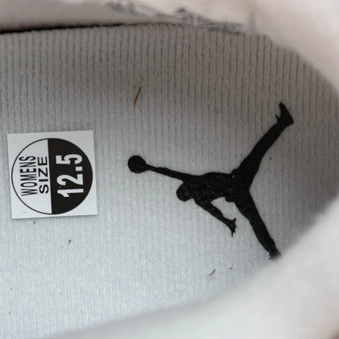 AJ4 Retro WMNS 'Frozen Moments'