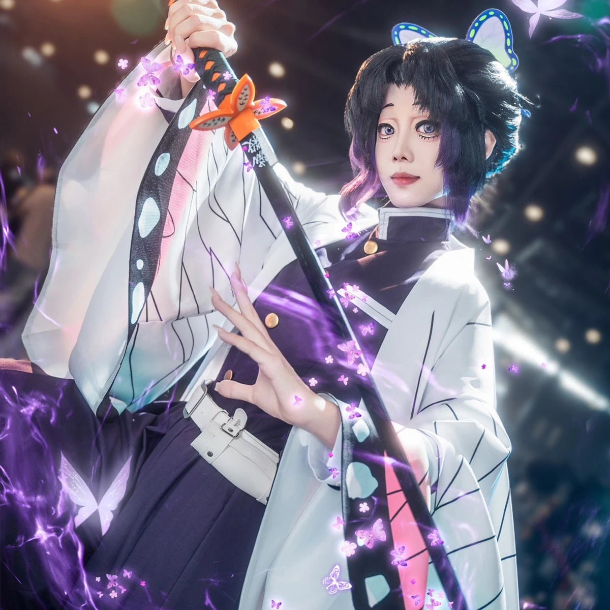 Fantasia de Cosplay Kochou Shinobu de Demon Slayer - Top Roxo Bordado, Calças, Haori e Cinto de Borboleta - Estrela Cosplay
