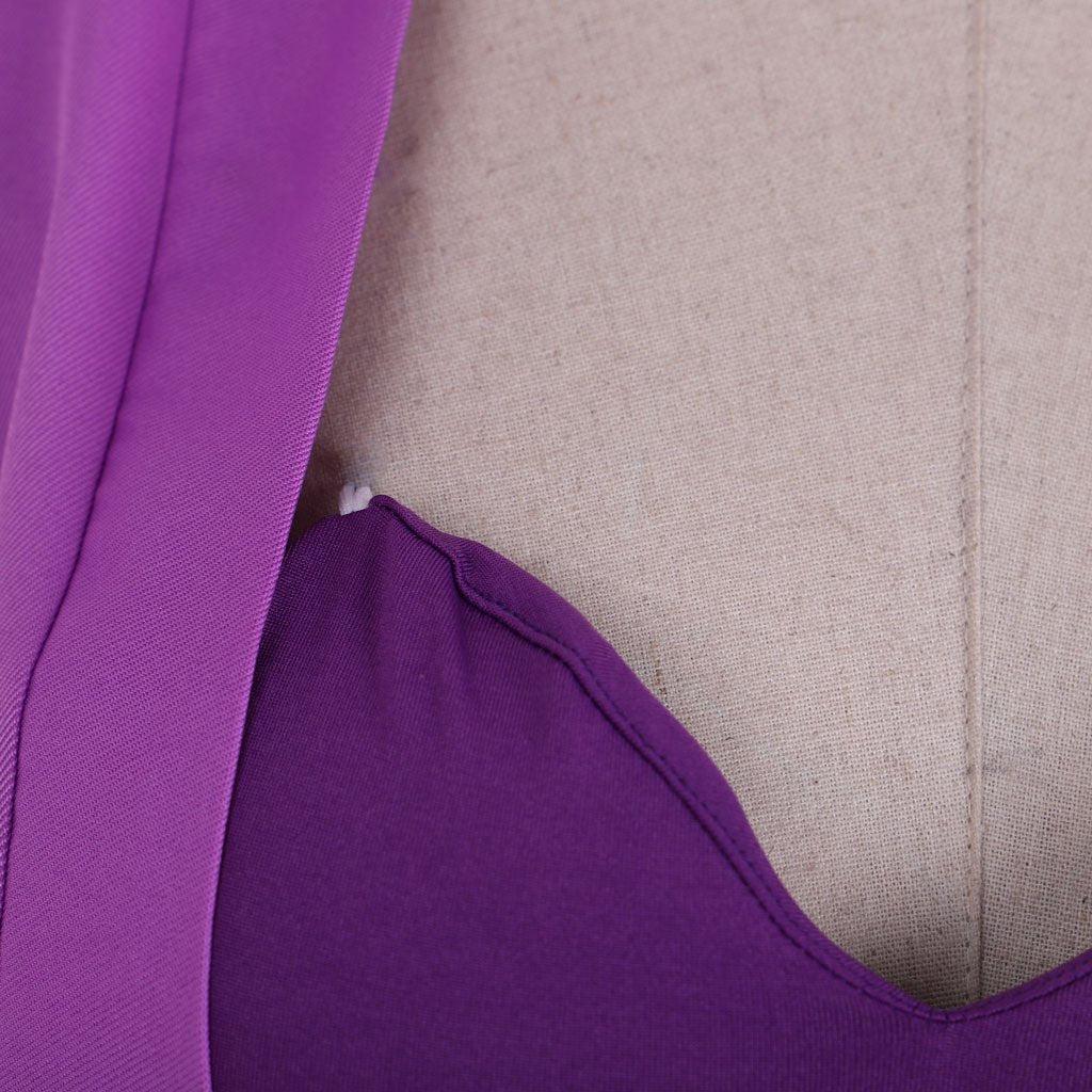 Elegante Manto Roxo Longo com Macacão Ajustado - Fantasia de Anime Inspirada - Estrela Cosplay