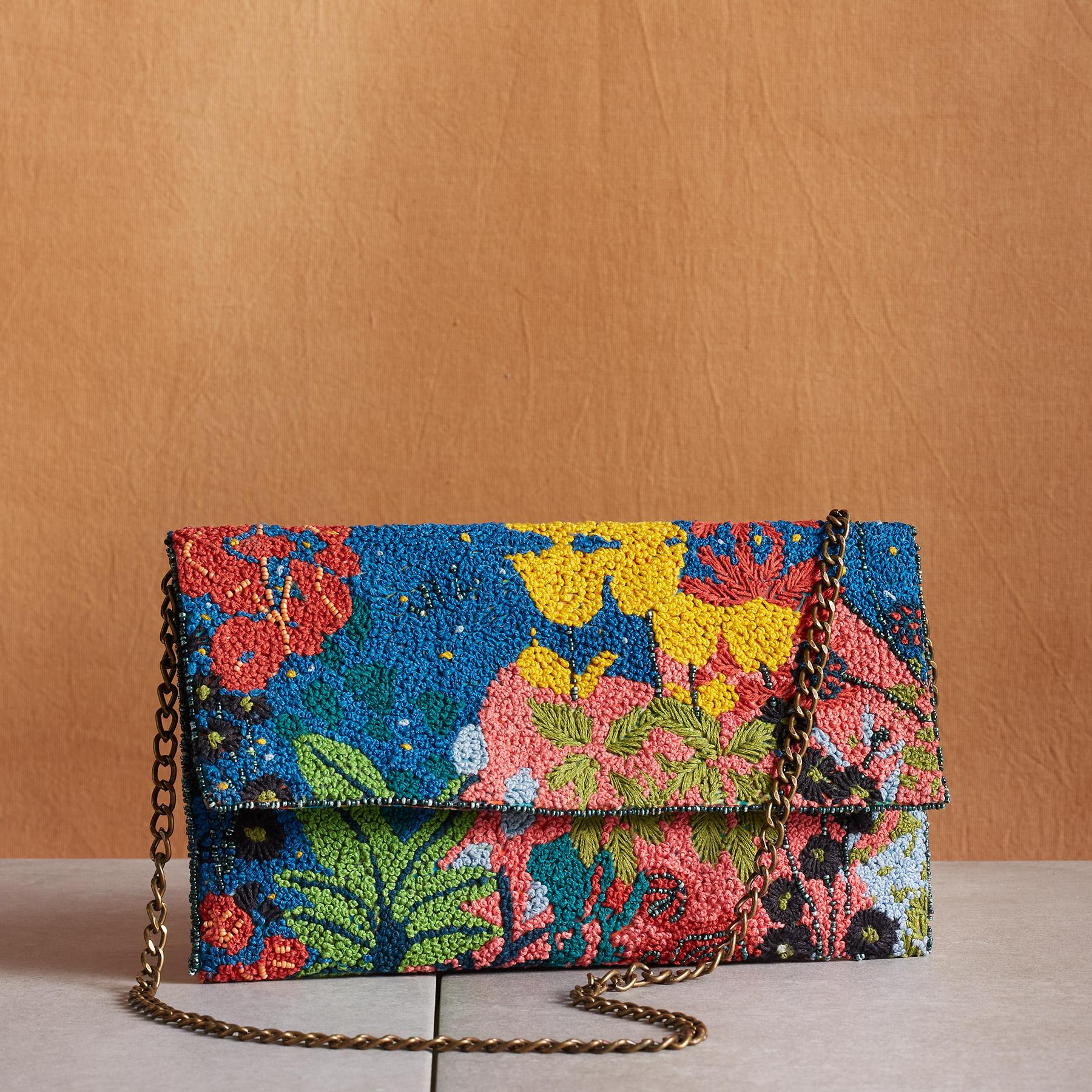 Blossoming Knotted Clutch