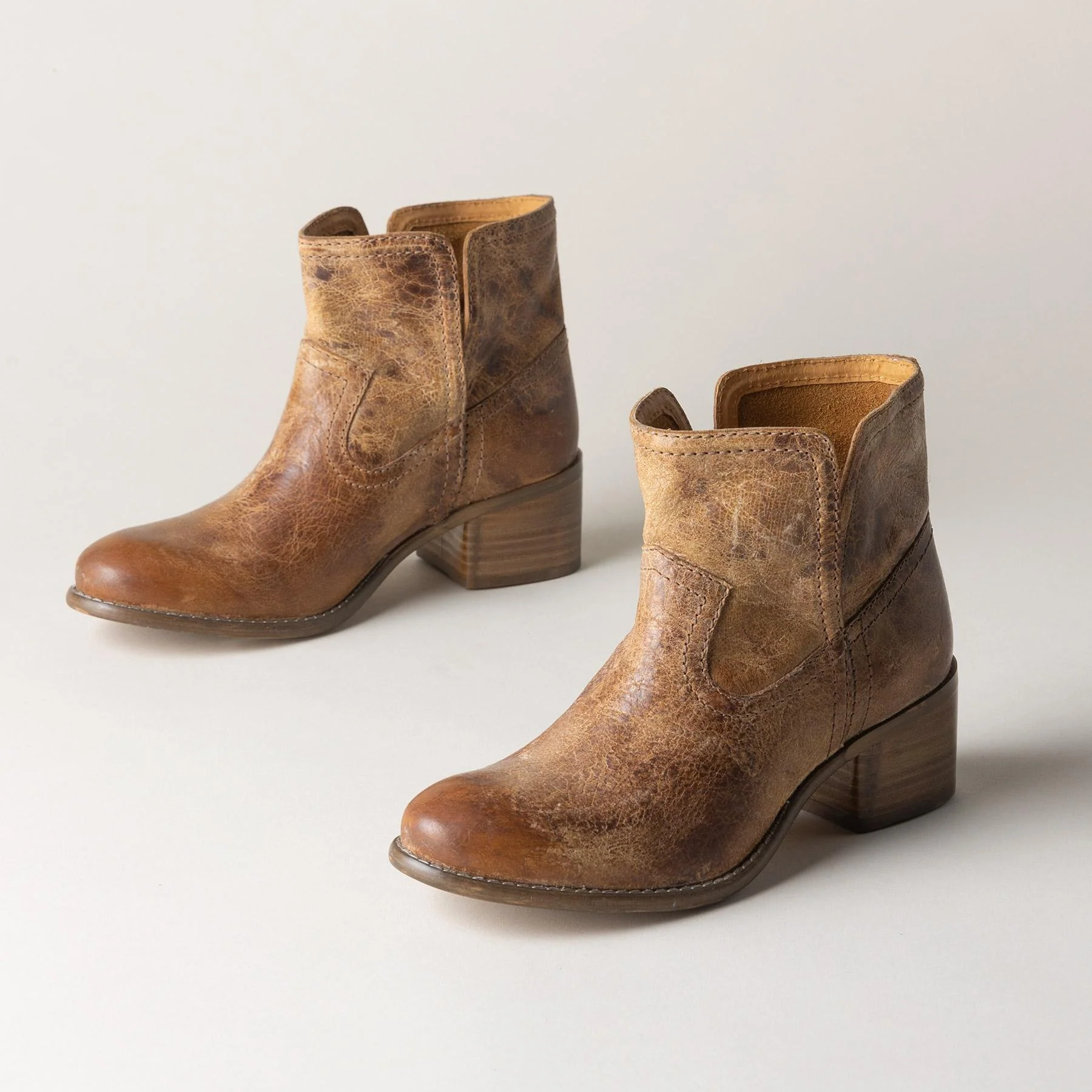 Blazing Hearts Boots