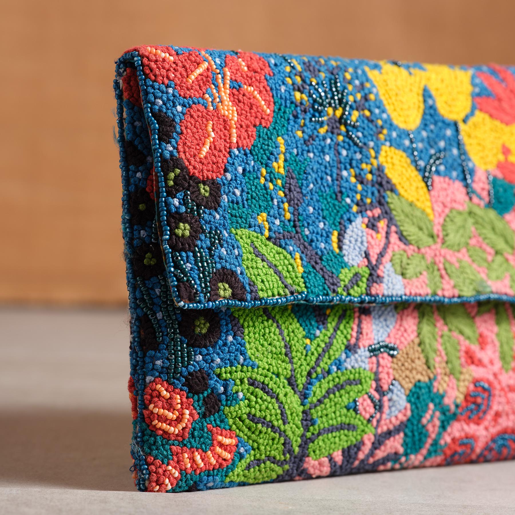 Blossoming Knotted Clutch