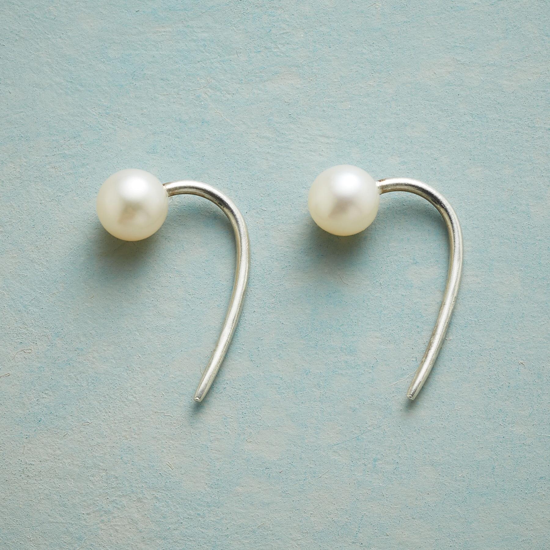 Catch Me A Pearl Earrings