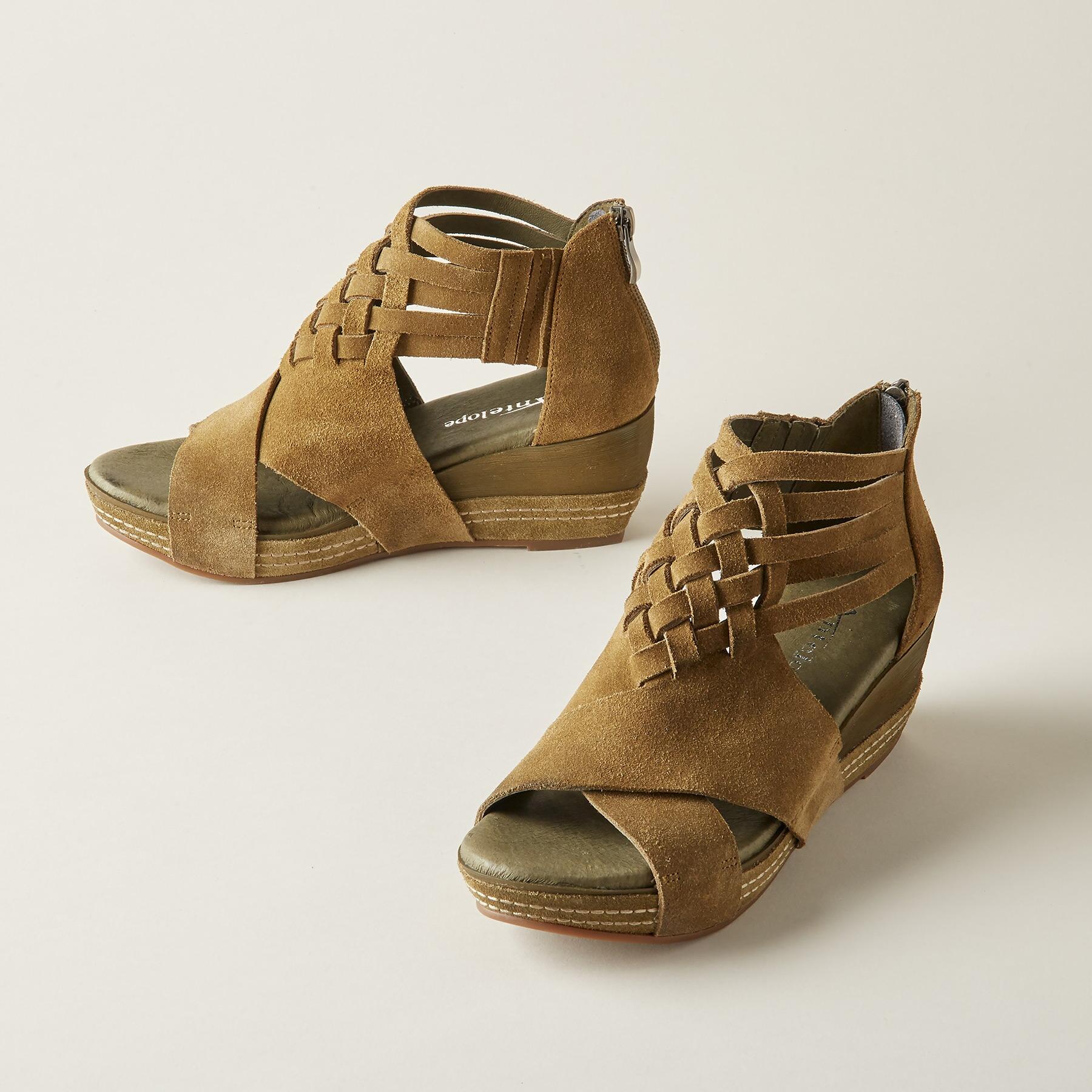 Rowena Wedges