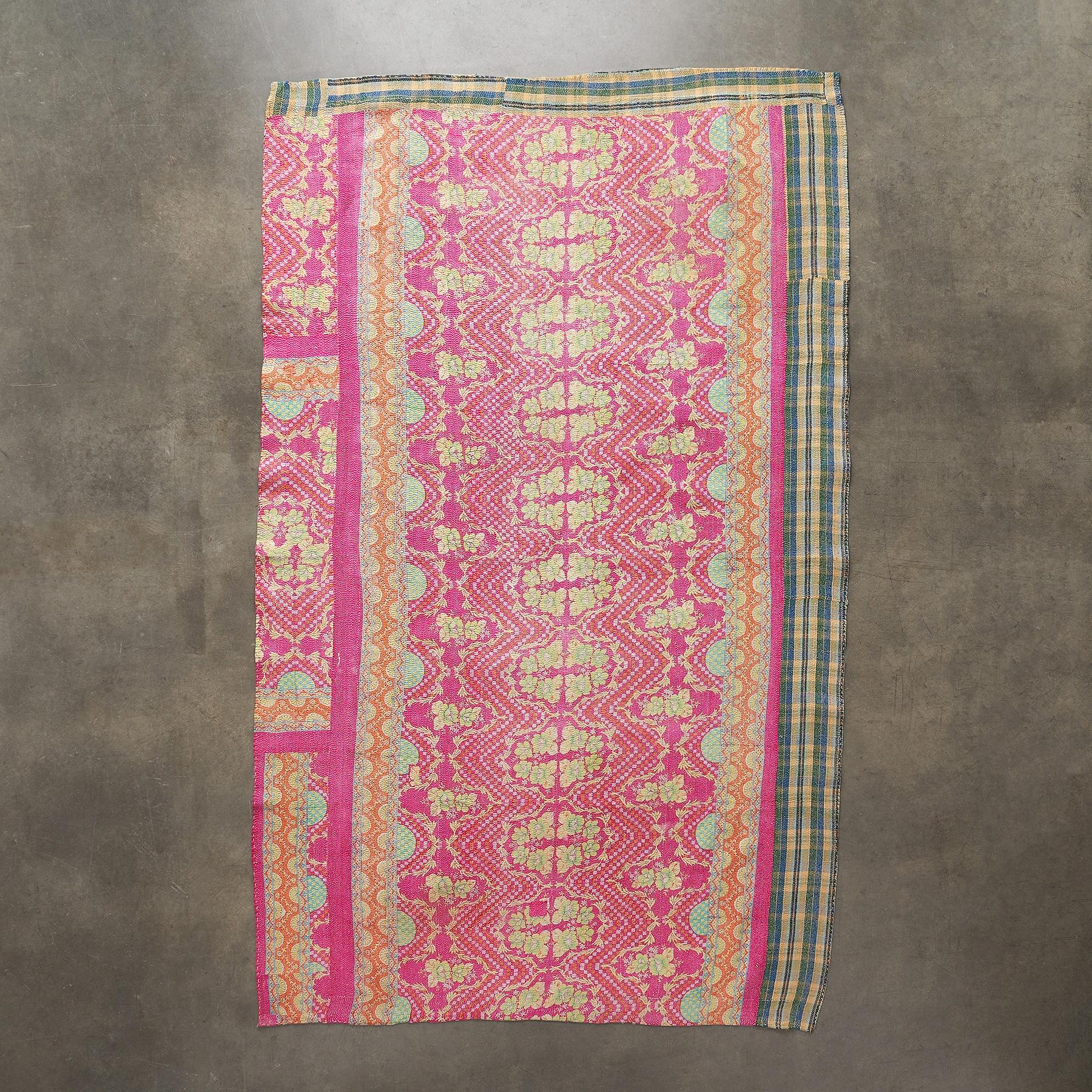 Uttara Sari Throw