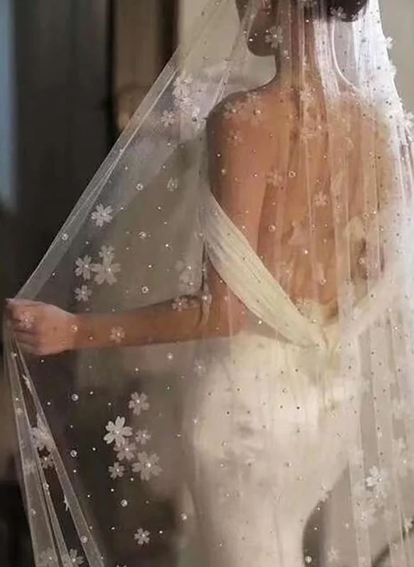 One-tier Cut Edge Cathedral Wedding Veils with Faux Pearl - QUGEX