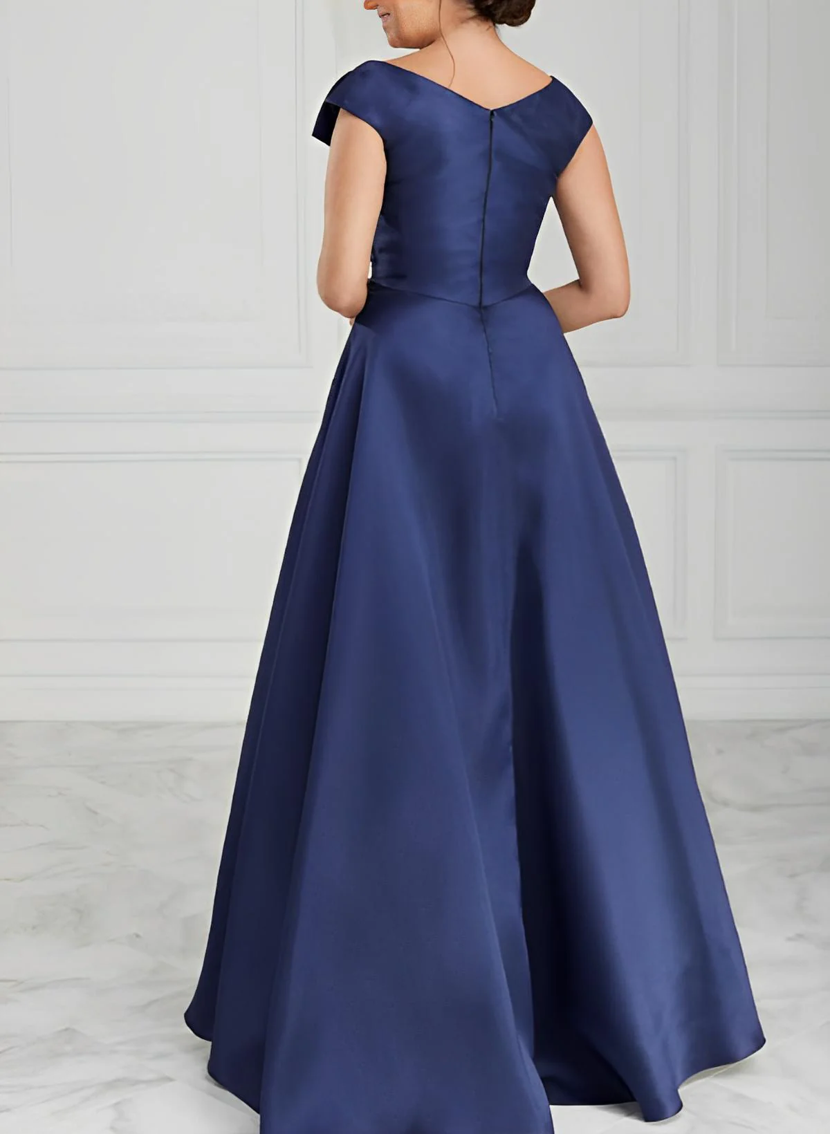 A-Line/Princess V-Neck Satin Mother of the Bride Dresses with Ruched - QUGEX