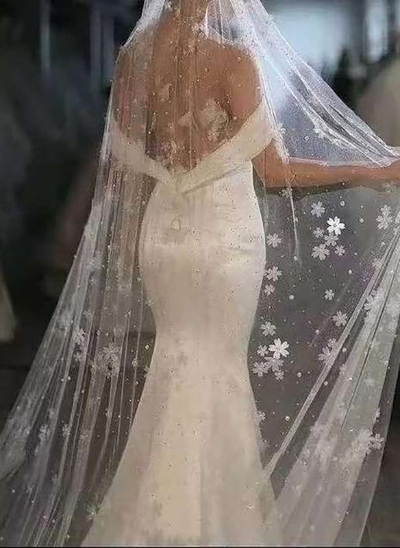 One-tier Cut Edge Cathedral Wedding Veils with Faux Pearl - QUGEX