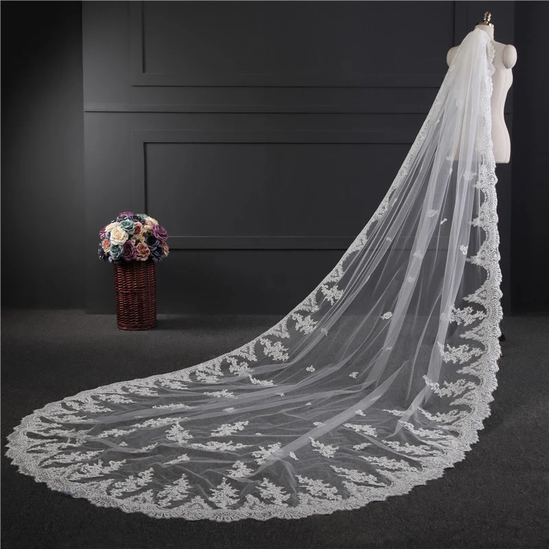 One-tier Luxurious Wedding Veil with Appliques - QUGEX