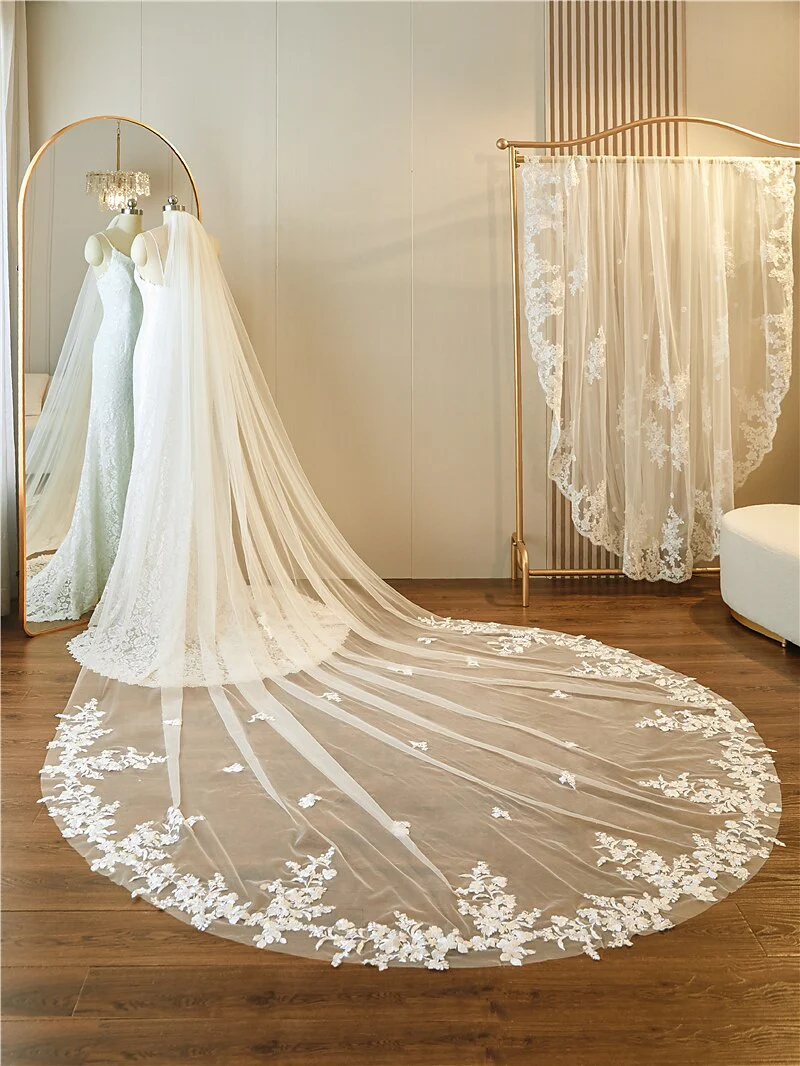 One-tier Lace Applique Wedding Veil Cathedral Veils with Embroidery - QUGEX