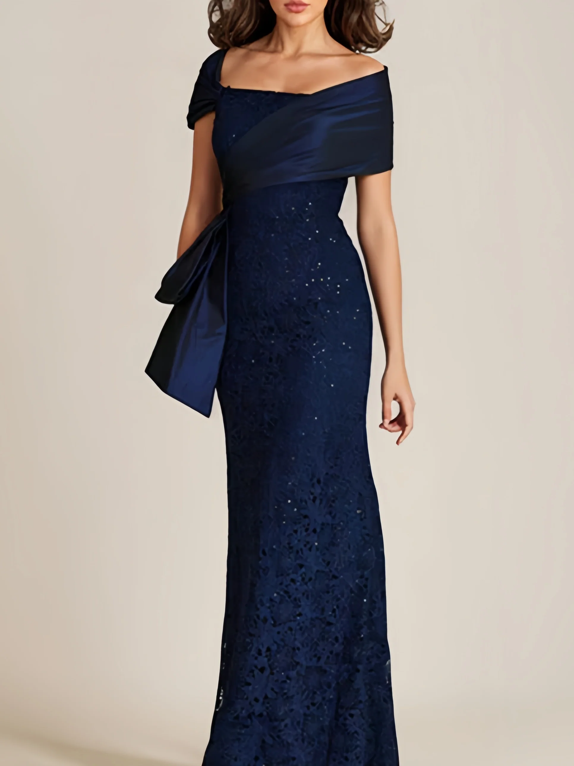 Trumpet/Mermaid Off-the-Shoulder Lace Mother of the Bride Dresses with Applique & Beading - QUGEX