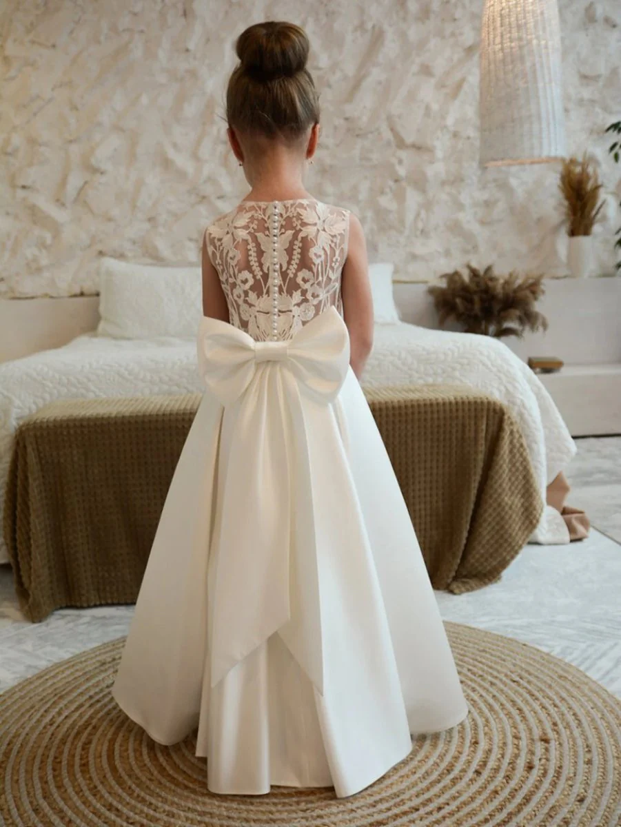 A-Line/Princess Round Neck Sleeveless Appliques Flower Girl Dresses with Pearl & Bow - QUGEX
