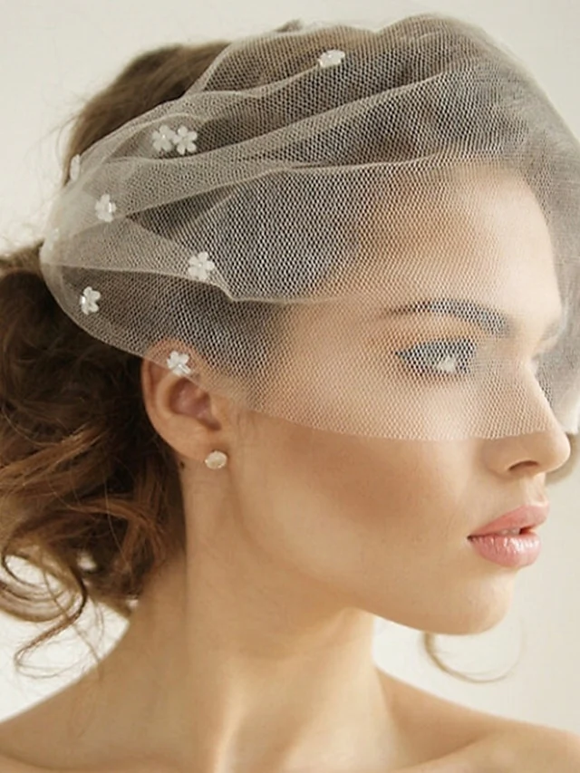 One-tier Vintage Wedding Veil Blusher Veils with Pure Color / Crystals - QUGEX