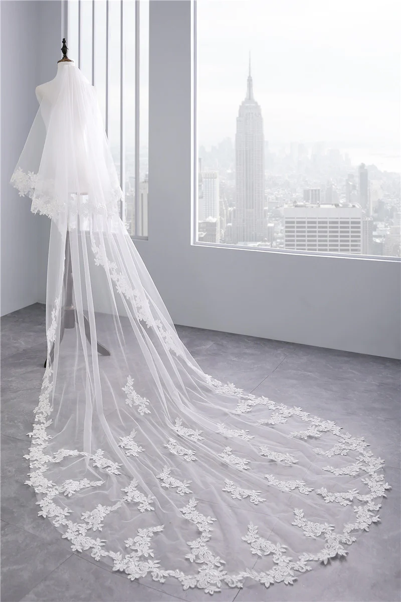 Two-tier Long Lace Wedding Veil with Appliques - QUGEX