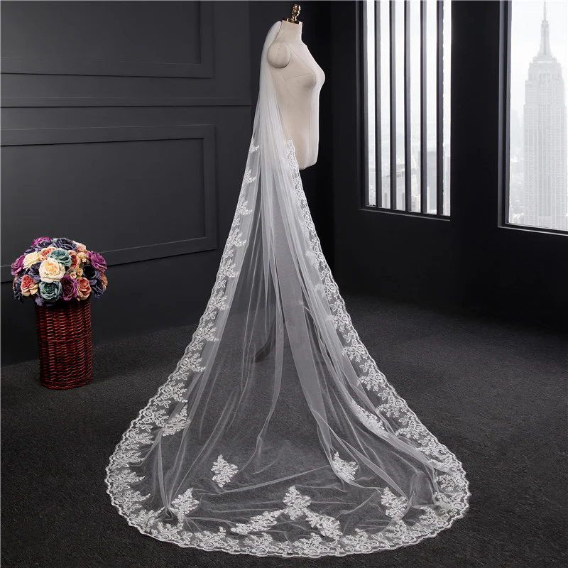 One-tier Long Lace Wedding Veil with Appliques - QUGEX