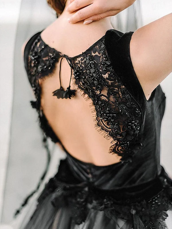 A-Line/Princess Beach Wedding Dress Square Neck Spaghetti Strap Sleeveless with Appliques - QUGEX