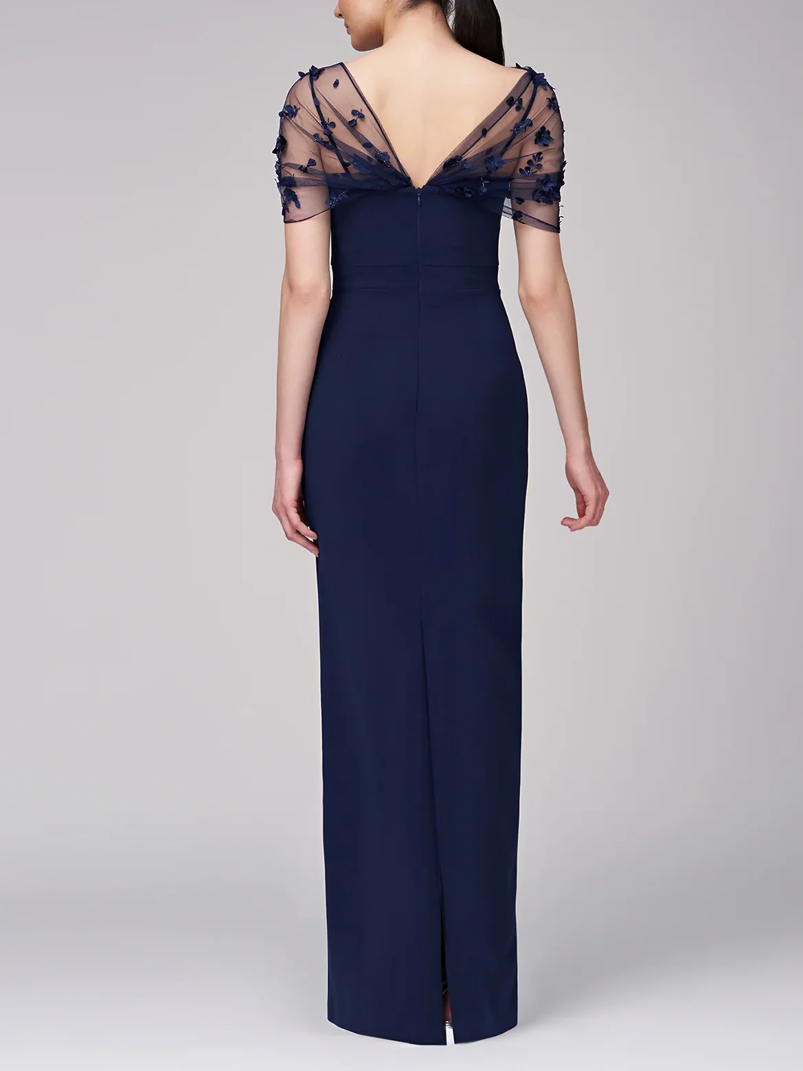Sheath/Column Spaghetti Straps Sleeveless Floor-Length Mother of the Bride Dress with Watteau Train - QUGEX