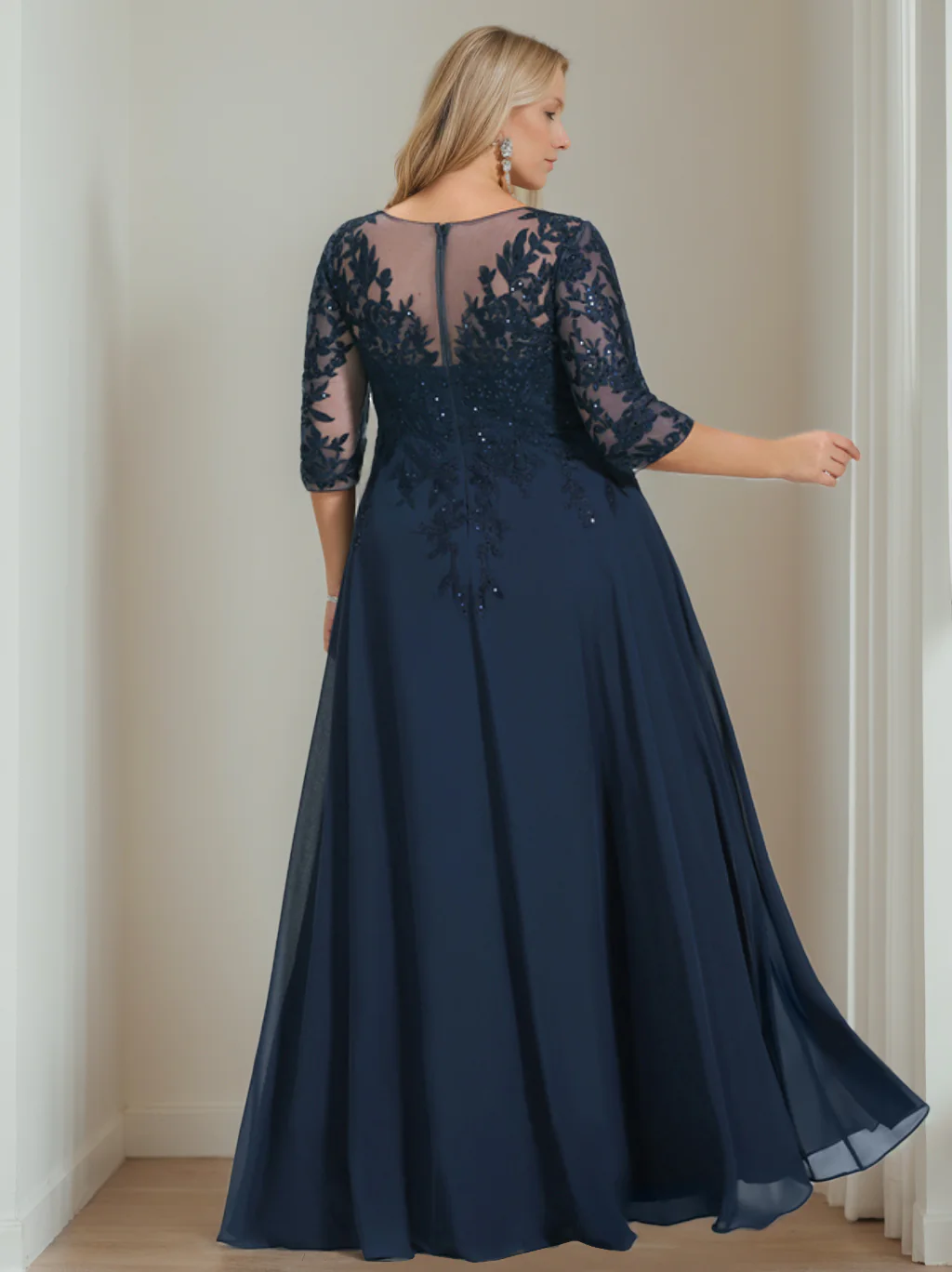 A-Line/Princess V-Neck Half Sleeves Floor-Length Plus Size Mother of the Bride Dresses with Sequins - QUGEX