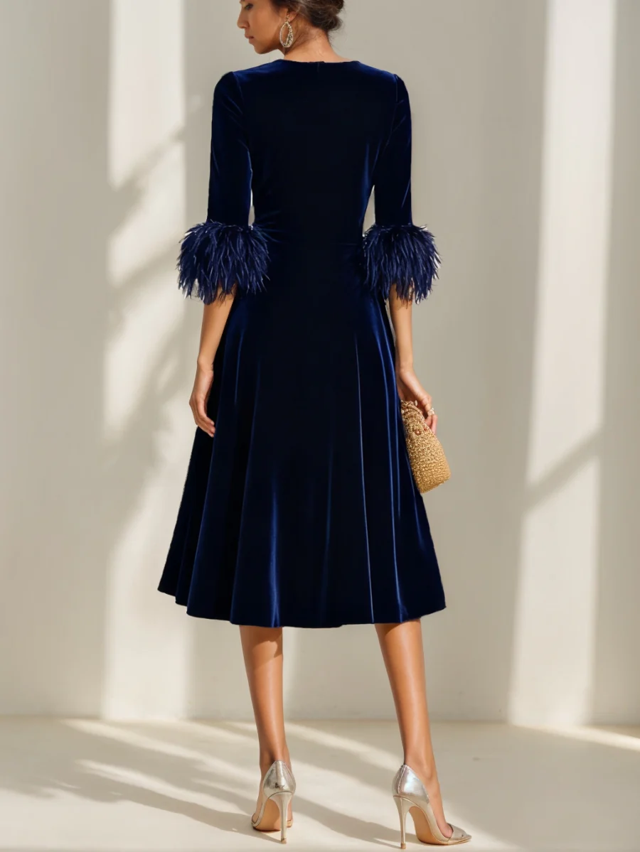 A-Line/Princess Scoop Velvet Mother of the Bride Dresses Half Sleeves Feather-trimmed - QUGEX