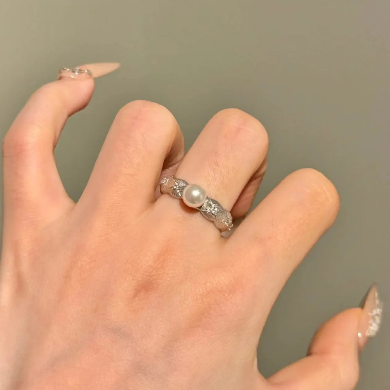 Medieval Style Minimalist Luxury Pearl Ring - QUGEX