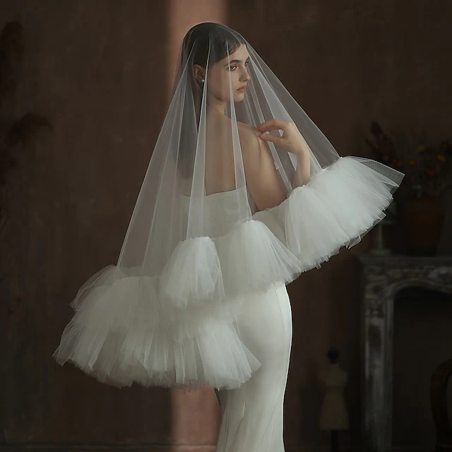 One-tier Stylish/ Pure Color Tulle / Luxury Wedding Veil Blusher Veils with Ruffles - QUGEX