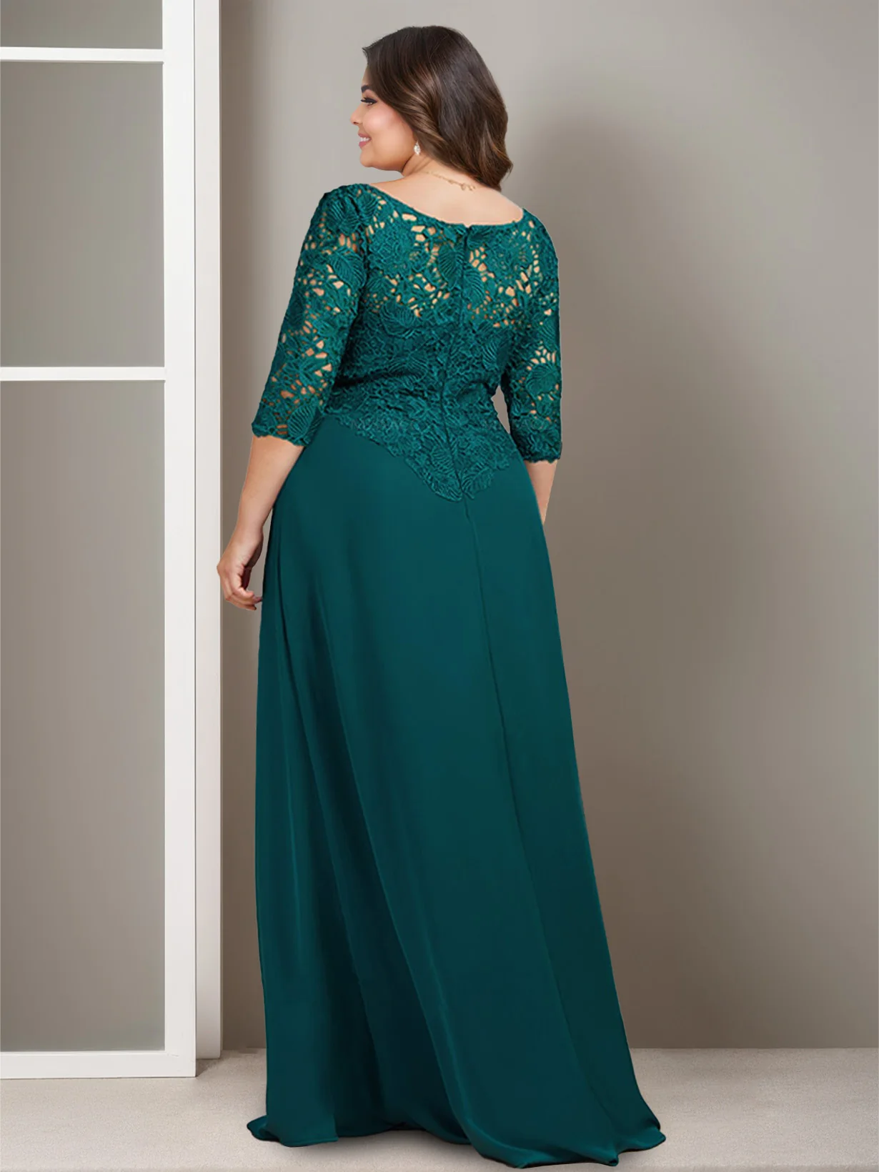 Sheath/Column Scoop Chiffon Lace Plus Size Mother of the Bride Dresses with Pleats - QUGEX