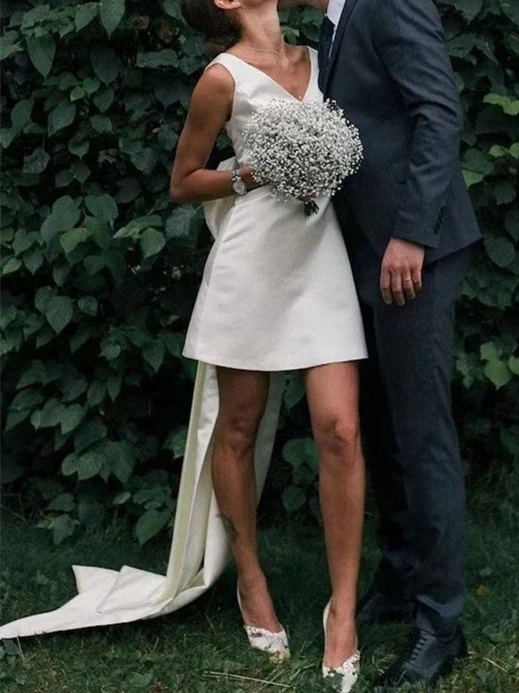 A-Line/Princess V-Neck Mini Wedding Dress With Bow - QUGEX