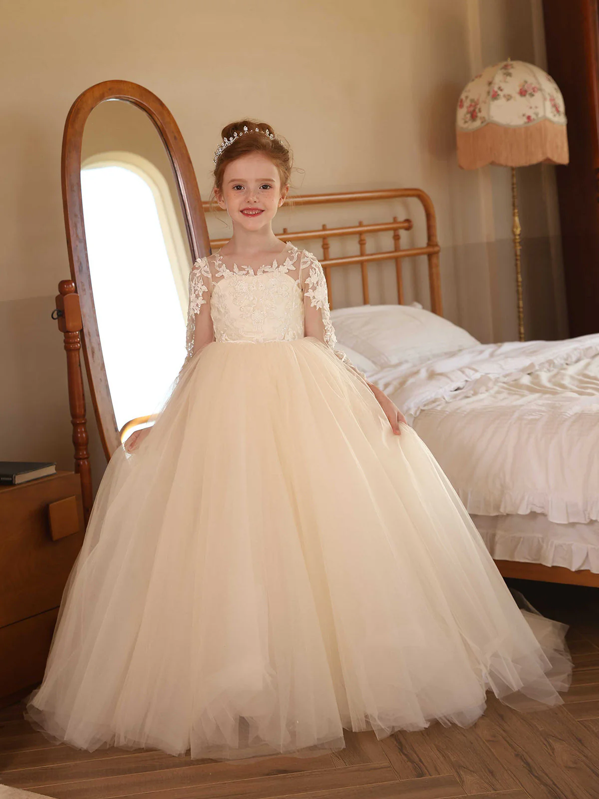 Ball-Gown Tulle Scoop Long Sleeves Floor-Length Flower Girl Dresses With Lace - QUGEX
