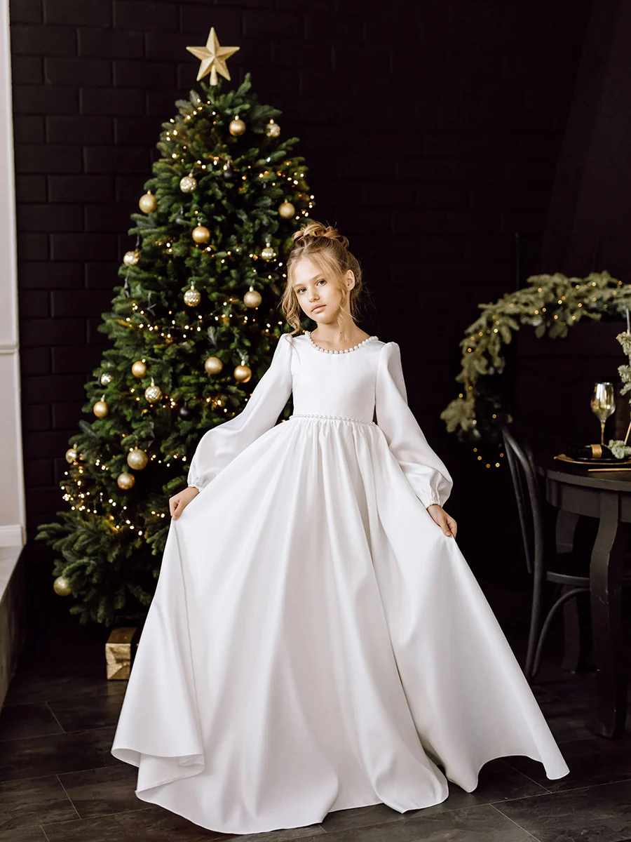 A-Line/Princess Round Neck Long Sleeves Flower Girl Dresses with Pearl & Bow - QUGEX