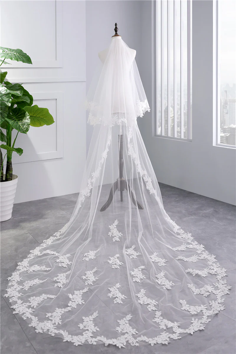 Two-tier Long Lace Wedding Veil with Appliques - QUGEX