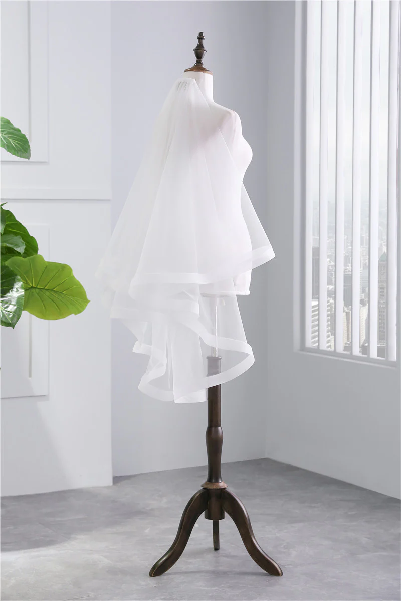 One-tier Classic Lace Wedding Veil with Solid Tulle - QUGEX
