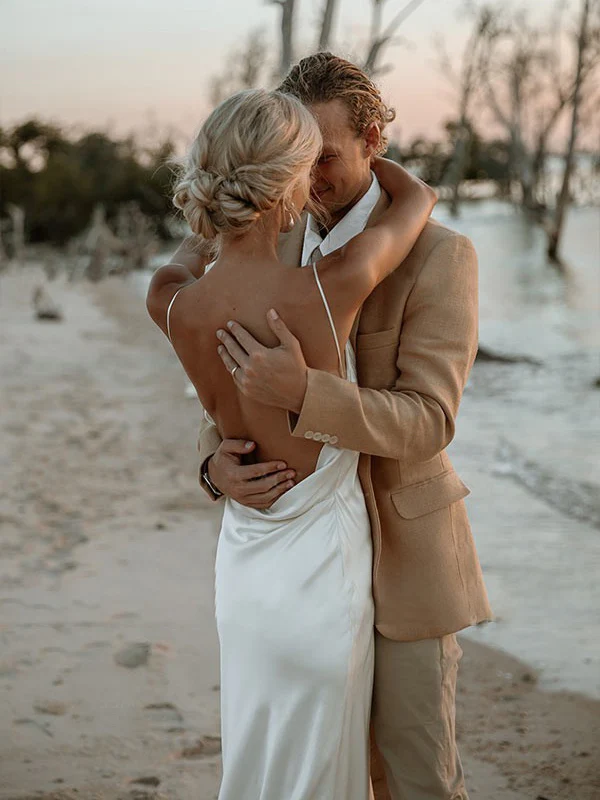 Sheath / Column Spaghetti Straps V Neck Sleeveless Wedding Dress - QUGEX