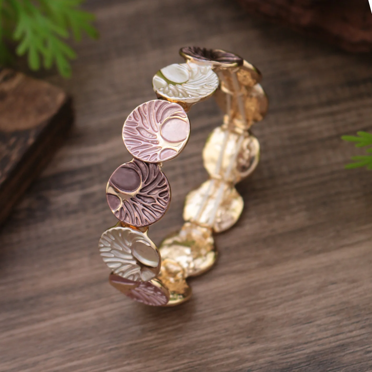 Delicated Enamel Round Artistic Floral Stretch Bracelet - QUGEX